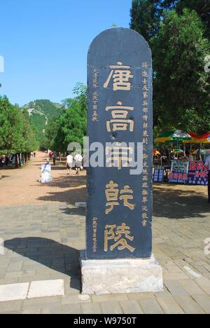 --File--Vue d'une tablette en pierre au Mausolée Qianling situé dans le comté de Qian, dans la province du Shaanxi, Chine, 10 septembre 2010. Comme le seul m Banque D'Images