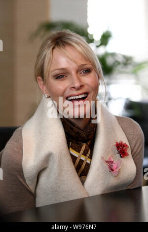 La princesse Charlene Wittstock de Monaco visite l'École d'éducation spéciale de Shanghai Pudong à Shanghai, Chine, le 12 mars 2012. La princesse de Monaco, Banque D'Images