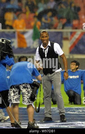 L'ancien attaquant de Chelsea Didier Drogba, le nouveau membre de la Shanghai Shenhua, est photographié pendant le 17ème tour de l'Association de football chinoise 2012 Banque D'Images