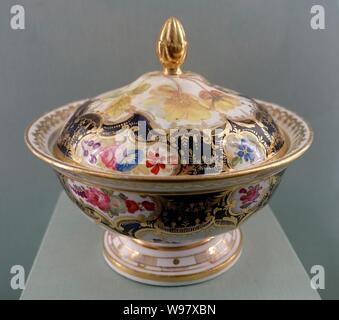 Service à dessert en porcelaine de Coalport, manufacture, probablement Années 1830 Années 1840 - Harewood House - West Yorkshire, Angleterre - Banque D'Images