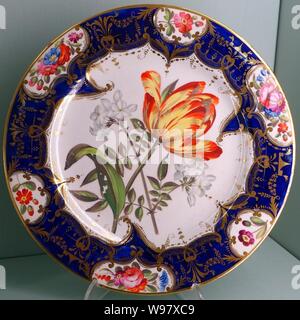 Service à dessert en porcelaine de Coalport, manufacture, probablement Années 1830 Années 1840 - Harewood House - West Yorkshire, Angleterre - Banque D'Images