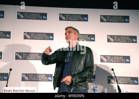 L'acteur américain George Clooney parle lors d'une conférence de presse pour le film, les ides de mars, au cours de la 55e BFI London Film Festival à Londres, Royaume-Uni, le 19 octo Banque D'Images