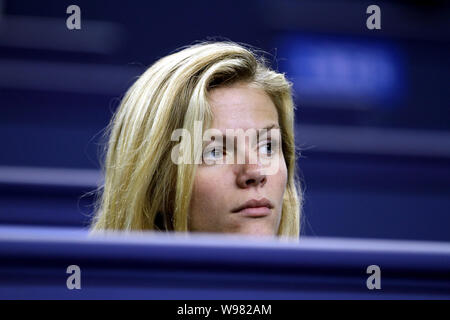 Brooklyn Decker, modèle et actrice Américaine, fiancée de Andy Roddick regarde un match entre Andy Roddick et Nicolas Almagro lors de la rôle de Shanghai Banque D'Images