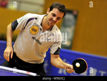 Ping-pong allemand Timo Boll superstar fait concurrence au cours d'un match à l'équipe de mens 2011 Chine contre World Team Challenge tennis de table la concurrence dans Shangha Banque D'Images