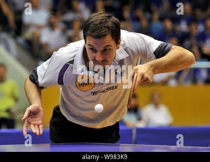 Ping-pong allemand Timo Boll superstar fait concurrence au cours d'un match à l'équipe de mens 2011 Chine contre World Team Challenge tennis de table la concurrence dans Shangha Banque D'Images