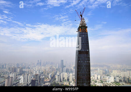 Le Xin Zhou 100, anciennement appelé le Xin Zhou Finance Centre Plaza, est vu en construction contre l'horizon de la ville de Shenzhen, Chine du sud Guang Banque D'Images