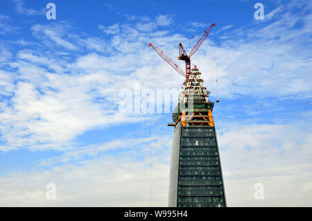 Le Xin Zhou 100, anciennement appelé le Xin Zhou Finance Centre Plaza, est vu en construction contre l'horizon de la ville de Shenzhen, Chine du sud Guang Banque D'Images