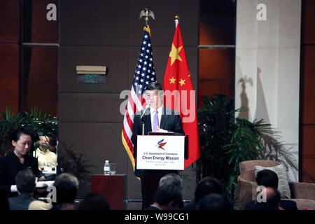 --File---nous au secrétaire au Commerce Gary Locke prend la parole à la Chambre de Commerce américaine à Pékin, Chine, 21 mai 2010. Le président américain Barack Obama sera n Banque D'Images