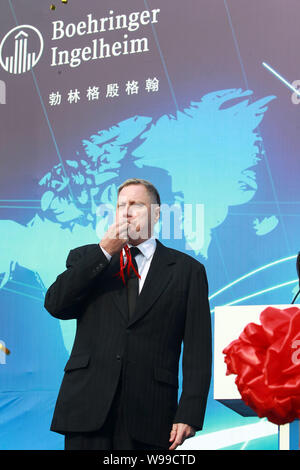 M. David Preston, président de Boehringer Ingelheim France, est représenté au cours de la cérémonie d'inauguration de l'usine de Zhangjiang Boehringer Ingelheim Expan Banque D'Images