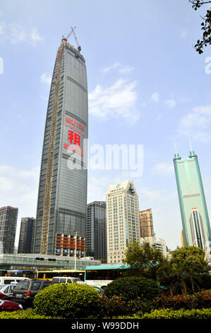 Le Xin Zhou 100, anciennement appelé le Xin Zhou Finance Centre Plaza, est vu en construction dans la ville de Shenzhen, province de Guangdong, en Chine du sud 13 AP Banque D'Images