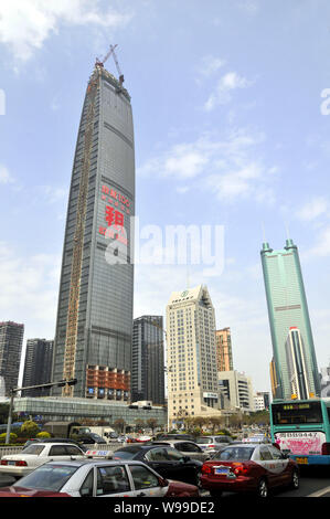 Le Xin Zhou 100, anciennement appelé le Xin Zhou Finance Centre Plaza, est vu en construction dans la ville de Shenzhen, province de Guangdong, en Chine du sud 13 AP Banque D'Images