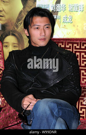 Hong Kong, chanteur et acteur Nicholas Tse assiste à une conférence de presse pour le film, Shaolin (2011), à Shanghai, Chine, le 17 janvier 2011. Banque D'Images