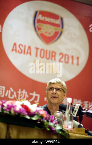 Arsène Wenger, entraîneur en chef du Club d'Arsenal, assiste à une conférence de presse au cours de l'Asie d'arsenaux dans la ville de Hangzhou, Zhejiang Chine Moyen-Orient bauvin Banque D'Images