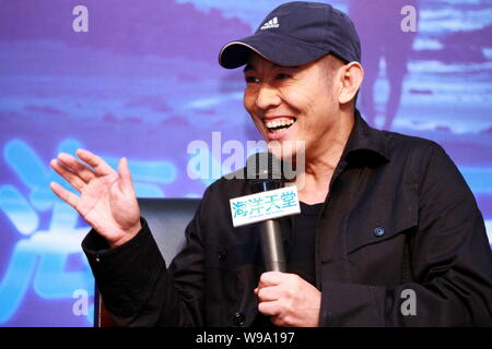 Acteur kungfu chinois Jet Li parle lors d'une conférence de presse pour le film de l'océan, le ciel, dans le nord-est de la municipalité de la province de Liaoning, Chine, 1 juin 2010. Banque D'Images