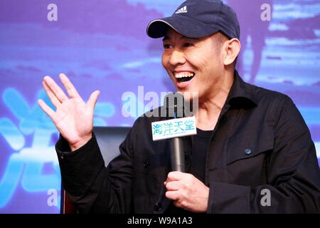 Acteur kungfu chinois Jet Li parle lors d'une conférence de presse pour le film de l'océan, le ciel, dans le nord-est de la municipalité de la province de Liaoning, Chine, 1 juin 2010. Banque D'Images