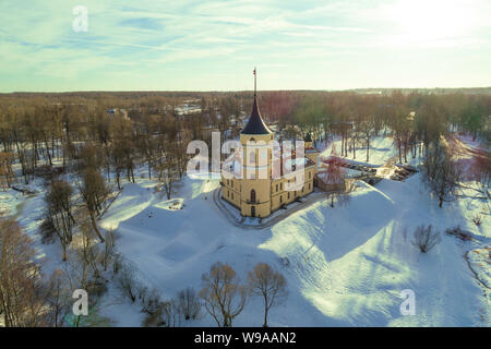 Vue sur le château de bip (Mariental) on a sunny sunny Février soir (Photographie aérienne). Pavlovsk, aux environs de Saint-Pétersbourg. La Russie Banque D'Images