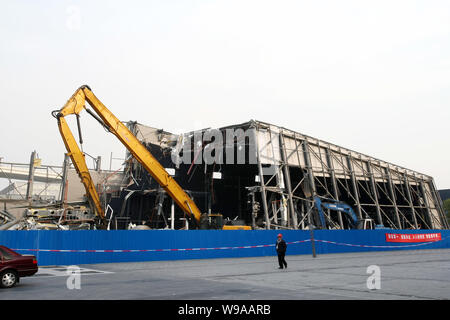 Le pavillon de la Pologne est en train d'être démantelé dans le parc de l'Exposition Universelle de Shanghai, Chine, 16 décembre 2010. Shanghai est l'accélération de la démolition de l'E Banque D'Images