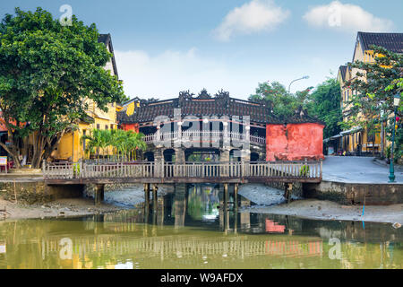 Pont couvert japonais dans l'ancienne ville de Hoi An, au Vietnam. Banque D'Images