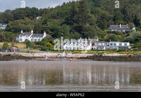 Une vue sur la baie et le village de Rockcliffe en Dumfries et Galloway, en Écosse. Banque D'Images