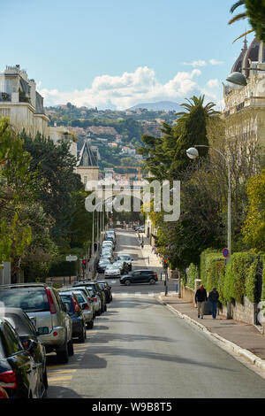 Nice, France - le 04 avril 2019 : sur le Boulevard Prince de Galles Banque D'Images