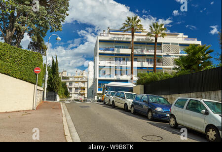 Nice, France - le 04 avril 2019 : sur le Boulevard Prince de Galles Banque D'Images