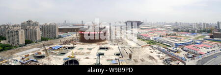 --FILE-- vue panoramique sur le site de l'Expo, où les structures de la vallée de soleil, au centre à gauche, le pavillon de la Chine, centre historique , et d'autres Banque D'Images