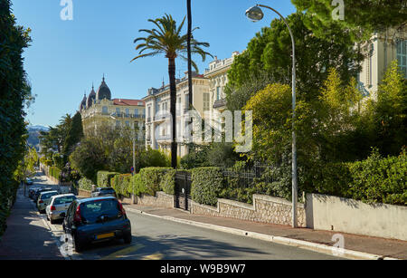 Nice, France - le 04 avril 2019 : sur le Boulevard Prince de Galles Banque D'Images