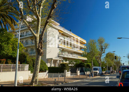 Nice, France - le 04 avril 2019 : sur le Boulevard Prince de Galles Banque D'Images