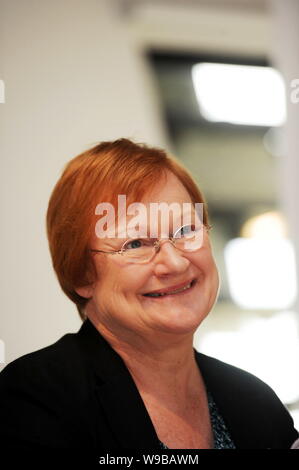 La Présidente finlandaise Tarja Halonen est vu lors d'une cérémonie de donation de la bibliothèque mobile par Finlands Kone Corporation à Beijing, Chine, 27 mai 2010. Finni Banque D'Images