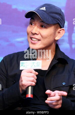 Acteur kungfu chinois Jet Li parle lors d'une conférence de presse pour le film de l'océan, le ciel, dans le nord-est de la municipalité de la province de Liaoning, Chine, 1 juin 2010. Banque D'Images