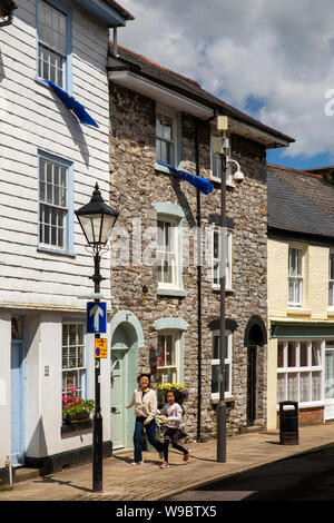 Royaume-uni, Angleterre, Devon, Ashburton, Fore Street, ardoise traditionnels confrontés et pierre immobilier Banque D'Images