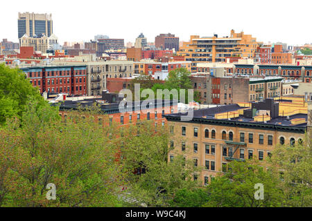 Panorama urbain du sud de Harlem et Morningside Park de Morningside Drive dans le quartier de Morningside Heights à Manhattan, New York, United States Banque D'Images