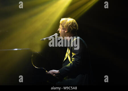 Tom Odell à jouer au festival 2019 arbre Larmer Banque D'Images