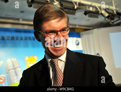 L'Olaf Kastner, président-directeur général de BMW Brilliance Automotive Ltd., est vu à la cérémonie de clôture de la BMW 2009 d'éducation à la sécurité du trafic d'enfants Banque D'Images