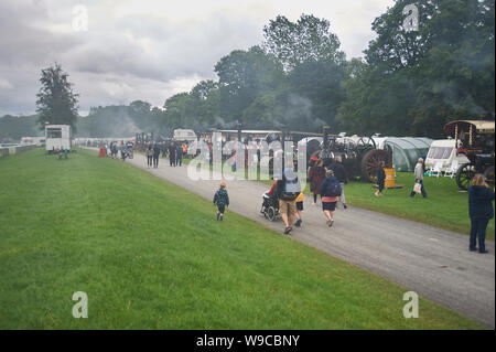 Des foules de personnes bénéficiant d'une journée au rallye de vapeur Driffield, East Yorkshire, UK, FR. Banque D'Images