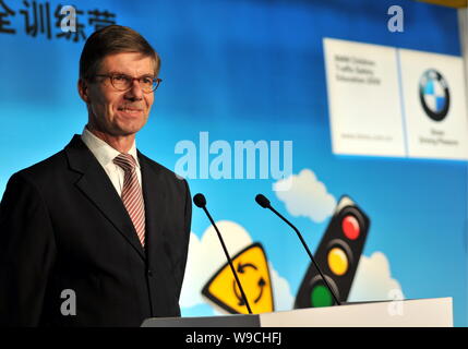 L'Olaf Kastner, président-directeur général de BMW Brilliance Automotive Ltd., est vu à la cérémonie de clôture de la BMW 2009 d'éducation à la sécurité du trafic d'enfants Banque D'Images