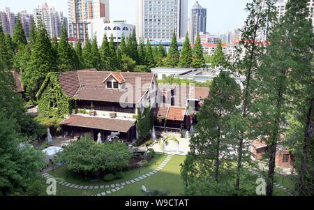 Vue de la SH508 restaurant, ancienne maison familiale de l'écrivain britannique J.G. Ballard, à Shanghai, Chine, le 26 avril 2009. Prendre une promenade sur Guangzhou Fanyu (Lu) (P Banque D'Images