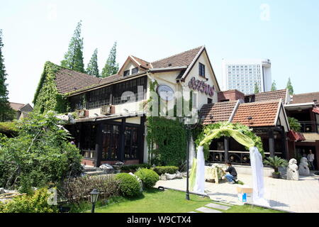 Vue de la SH508 restaurant, ancienne maison familiale de l'écrivain britannique J.G. Ballard, à Shanghai, Chine, le 26 avril 2009. Prendre une promenade sur Guangzhou Fanyu (Lu) (P Banque D'Images