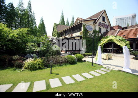 Vue de la SH508 restaurant, ancienne maison familiale de l'écrivain britannique J.G. Ballard, à Shanghai, Chine, le 26 avril 2009. Prendre une promenade sur Guangzhou Fanyu (Lu) (P Banque D'Images