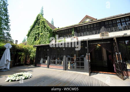 Vue de la SH508 restaurant, ancienne maison familiale de l'écrivain britannique J.G. Ballard, à Shanghai, Chine, le 26 avril 2009. Prendre une promenade sur Guangzhou Fanyu (Lu) (P Banque D'Images