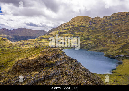 Lac De Sierpe à côté de la petite colonie de Atuen, Pérou Banque D'Images