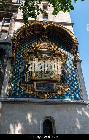 Tour de l'horloge sur la Tour de l'horloge de la Conciergerie sur Boulevard du Palais, Ile de la Cité, Paris, France Banque D'Images