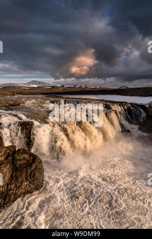 Gygjarfoss cascades, près de Mt. Kerlingafjoll, hauts plateaux du centre, de l'Islande Banque D'Images