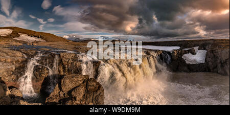 Gygjarfoss cascades, près de Mt. Kerlingafjoll, hauts plateaux du centre, de l'Islande Banque D'Images