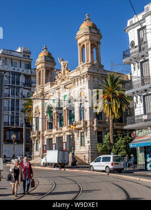 Algérie, Oran city , Premier de novembre Square, théâtre régional et Monument de la Liberté Banque D'Images