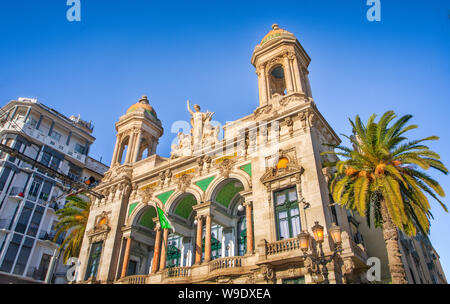 Algérie, Oran city , Premier de novembre Square, théâtre régional et l'Opéra Banque D'Images