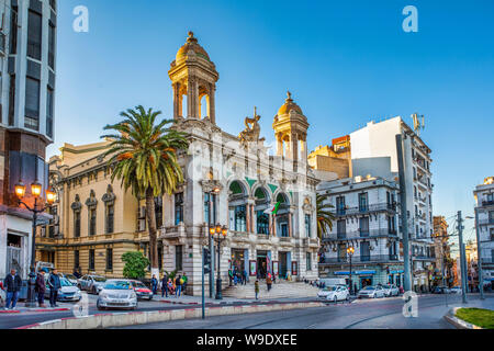 Algérie, Oran city , Premier de novembre Square, théâtre régional et l'Opéra Banque D'Images