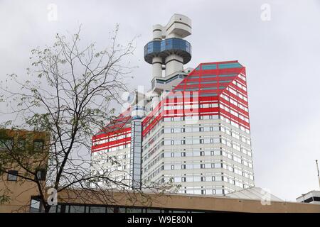 GOTHENBURG, Suède - 27 août 2018 : Lilla Bommen skyscraper à Göteborg, Suède. Le bâtiment caractéristique est connu localement comme le rouge à lèvres. Il Banque D'Images