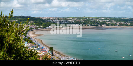 Vue d'au-dessus de la Baie de Swansea Knab Rock, à l'égard Château d'Oystermouth et marmonne. Swansea, Pays de Galles, Royaume-Uni. Banque D'Images