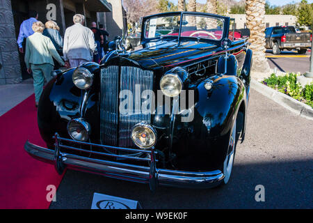 Sotheby's (anciennement RM RM Auctions) 1938 Packard Twelve Convertable Sedan Banque D'Images